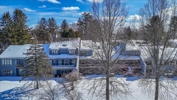 $939,900 | 3 South Collins Terrace, Saratoga Springs, NY 12866