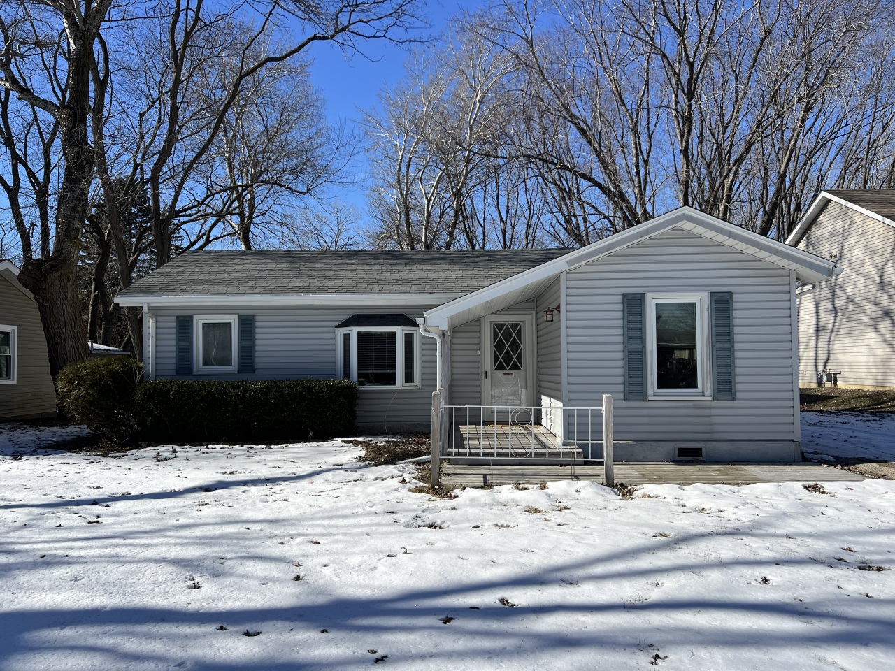 9212 11th Avenue Pleasant Prairie, WI 53158 - Photo 1 of 16 Front