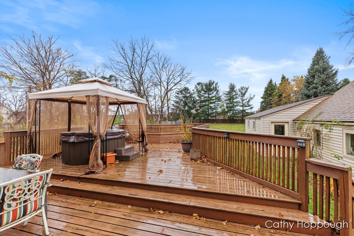 610 Clement Road Lansing, MI 48917 - Photo 10 of 27 IMG_1009