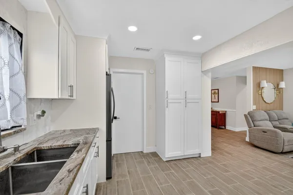 $4,000 | 5008 Parker Avenue, West Palm Beach, FL 33405