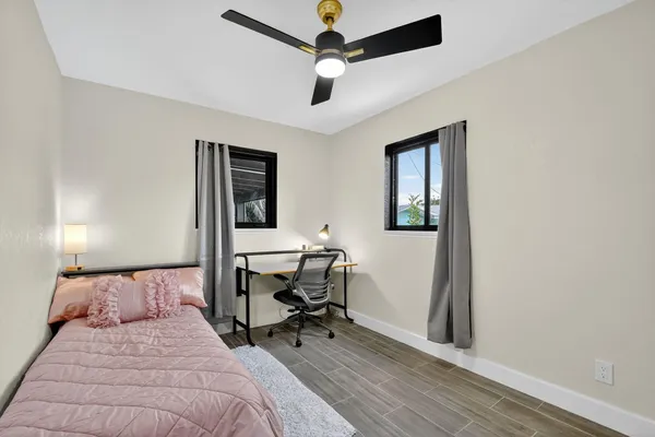 $4,000 | 5008 Parker Avenue, West Palm Beach, FL 33405