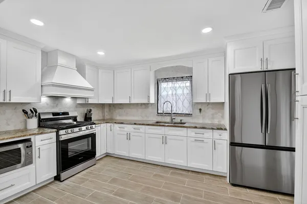 $4,000 | 5008 Parker Avenue, West Palm Beach, FL 33405