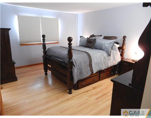 30 Maiden Way Colonia, NJ 07067 - Photo 11 of 20 Gallery Image 11