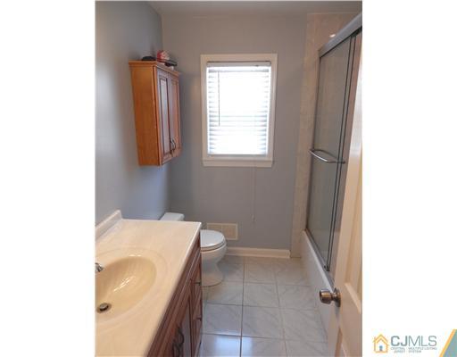 30 Maiden Way Colonia, NJ 07067 - Photo 17 of 20 Gallery Image 17