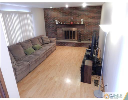 30 Maiden Way Colonia, NJ 07067 - Photo 9 of 20 Gallery Image 9