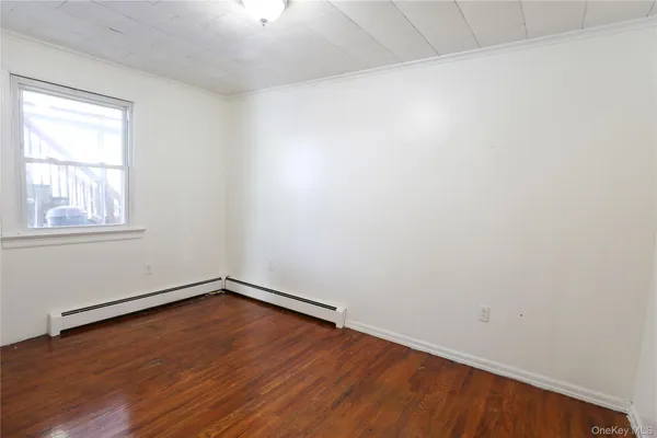 $1,950 | 156 Lampman Avenue, Unit 1, Port Ewen, NY 12466