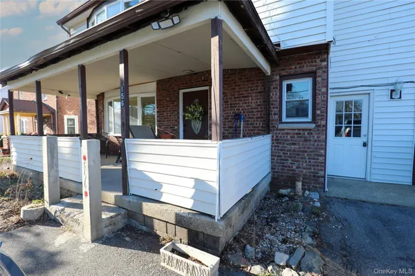 $1,950 | 156 Lampman Avenue, Unit 1, Port Ewen, NY 12466
