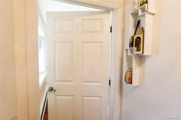 $1,950 | 156 Lampman Avenue, Unit 1, Port Ewen, NY 12466