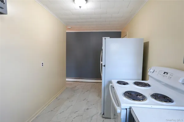 $1,950 | 156 Lampman Avenue, Unit 1, Port Ewen, NY 12466