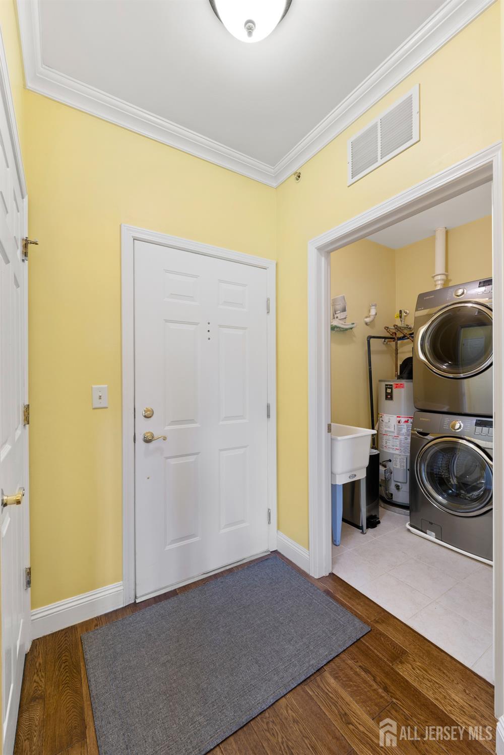 540 Cranbury Road East Brunswick, NJ 08816 - Photo 4 of 33 a bedroom with a bed and a view of bedroom