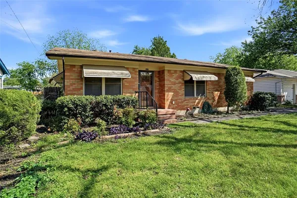 $2,500 | 900 Emery Street, Denton, TX 76201