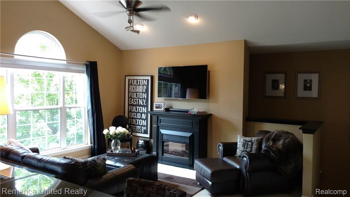 1717 Deepwood Circle, Unit 67 Rochester, MI 48307 - Photo 8 of 16 IMG_20160709_133017909.jpg
