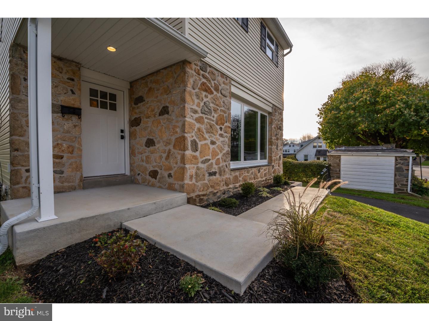 117 Lewis Road Havertown, PA 19083 - Photo 4 of 25