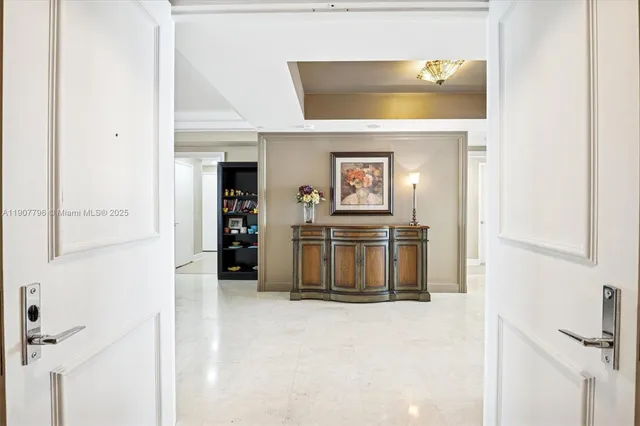 $3,100,000 | 789 Crandon Boulevard, Unit 1005, Key Biscayne, FL 33149