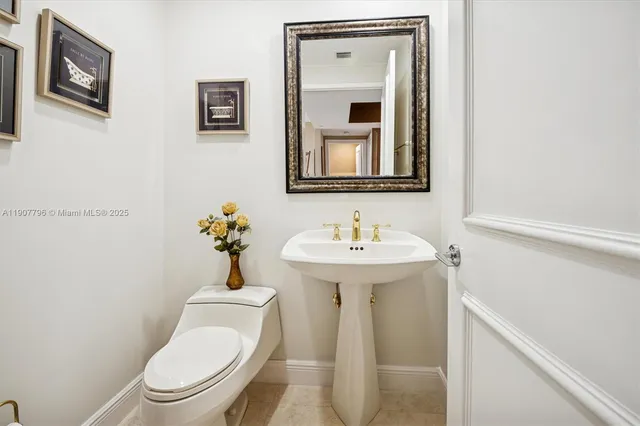 $3,100,000 | 789 Crandon Boulevard, Unit 1005, Key Biscayne, FL 33149