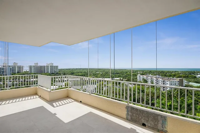 $3,100,000 | 789 Crandon Boulevard, Unit 1005, Key Biscayne, FL 33149