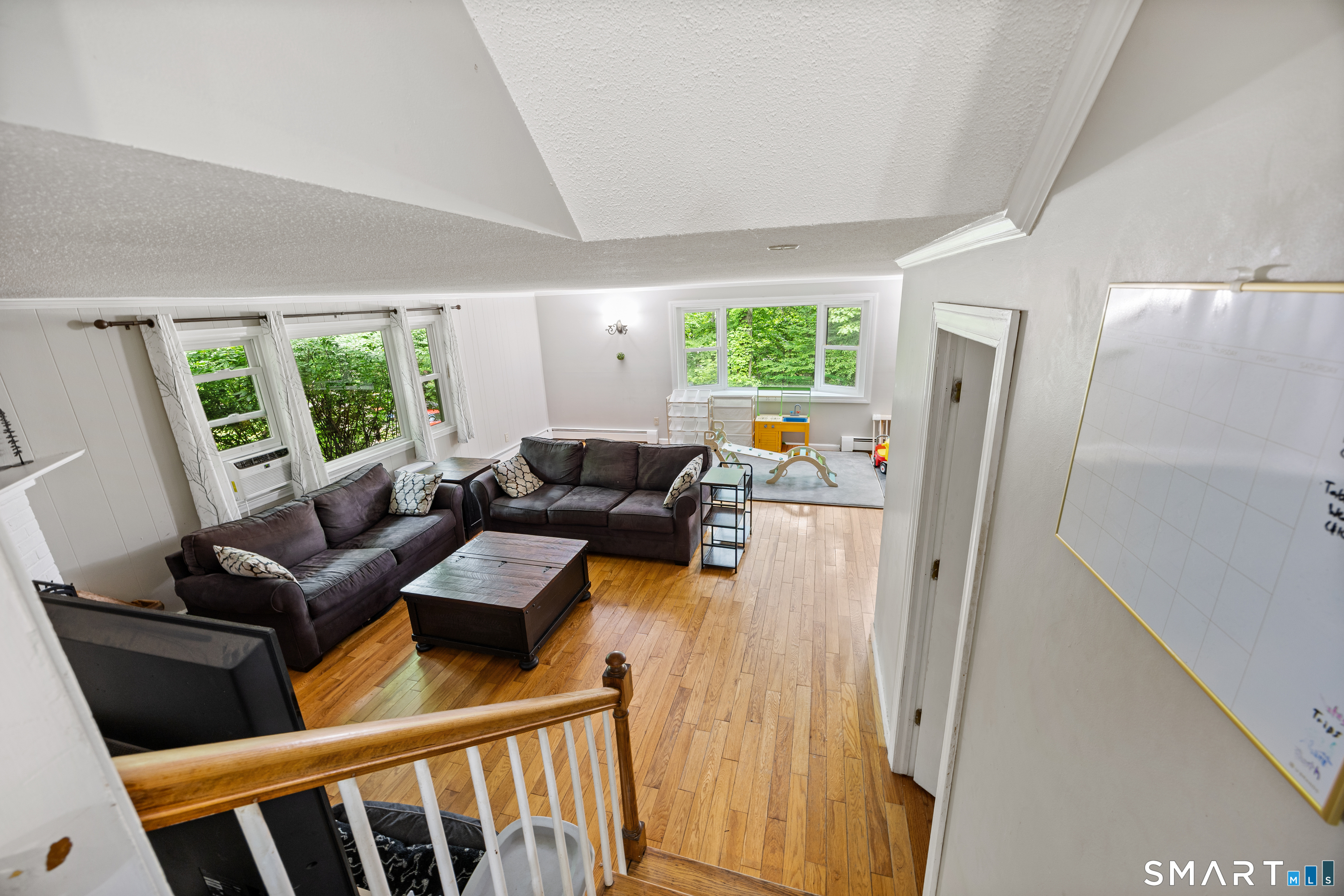 825 Neipsic Road Glastonbury, CT 06033 - Photo 10 of 40