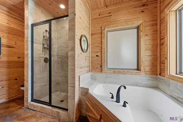 $469,900 | 10440 Matherne Pl Drive, Denham Springs, LA 70726