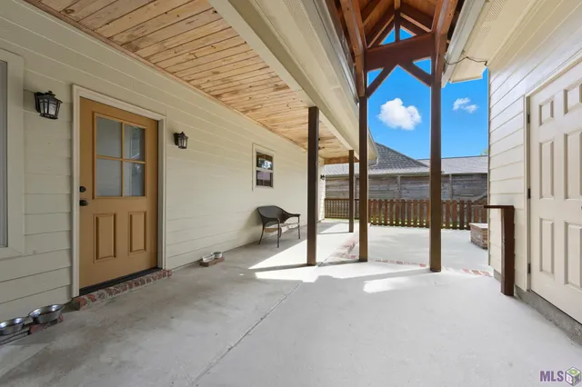 $469,900 | 10440 Matherne Pl Drive, Denham Springs, LA 70726