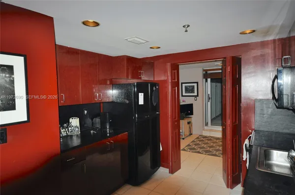 $2,690 | 2829 Indian Creek Drive, Unit PH3, Miami Beach, FL 33140