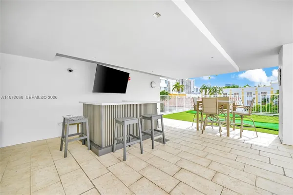$2,690 | 2829 Indian Creek Drive, Unit PH3, Miami Beach, FL 33140
