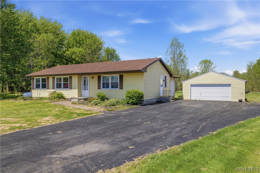 4889 Ide Road Wilson, NY 14172 - Photo 3 of 41