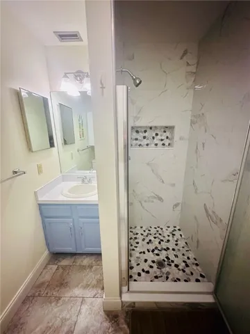 $1,600 | 8 Vista Palm Lane, Unit 202, Vero Beach, FL 32962