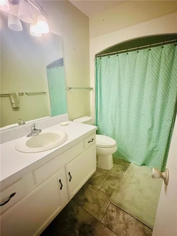 $1,600 | 8 Vista Palm Lane, Unit 202, Vero Beach, FL 32962