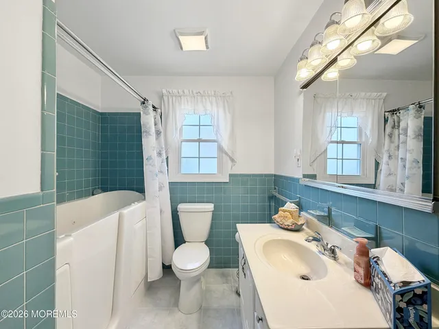 $335,000 | 161 A Parkway Drive, Unit A, Freehold, NJ 07728