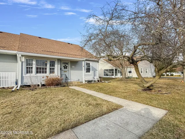 $335,000 | 161 A Parkway Drive, Unit A, Freehold, NJ 07728