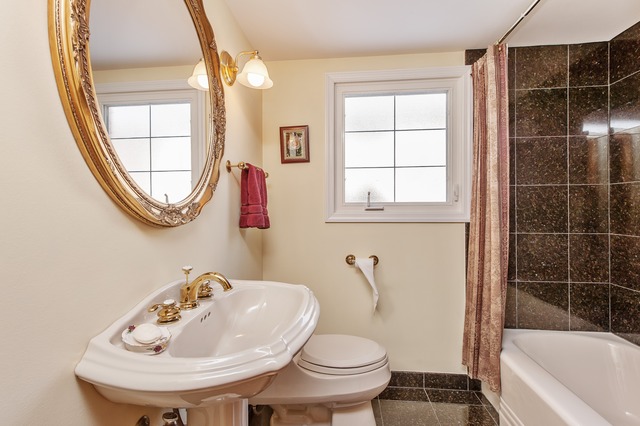77 Church Road Winnetka, IL 60093 - Photo 12 of 19
