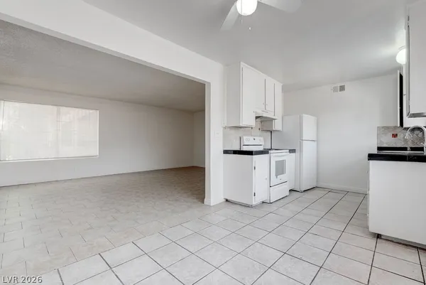 $1,095 | 3237 Arlene Way, Unit 3, Las Vegas, NV 89108