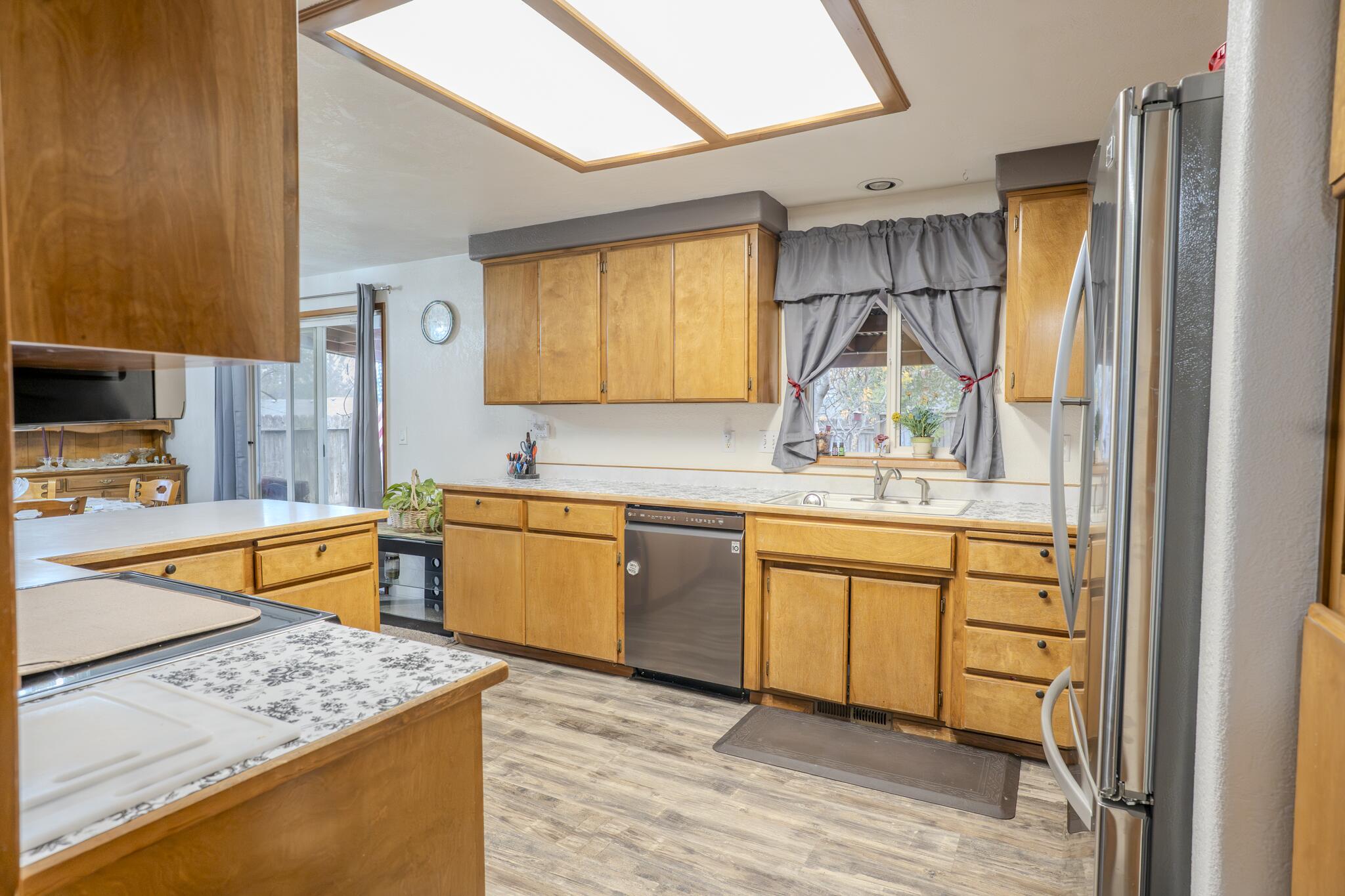 125 Meadow View Drive Phoenix, OR 97535 - Photo 15 of 27 DSC05155