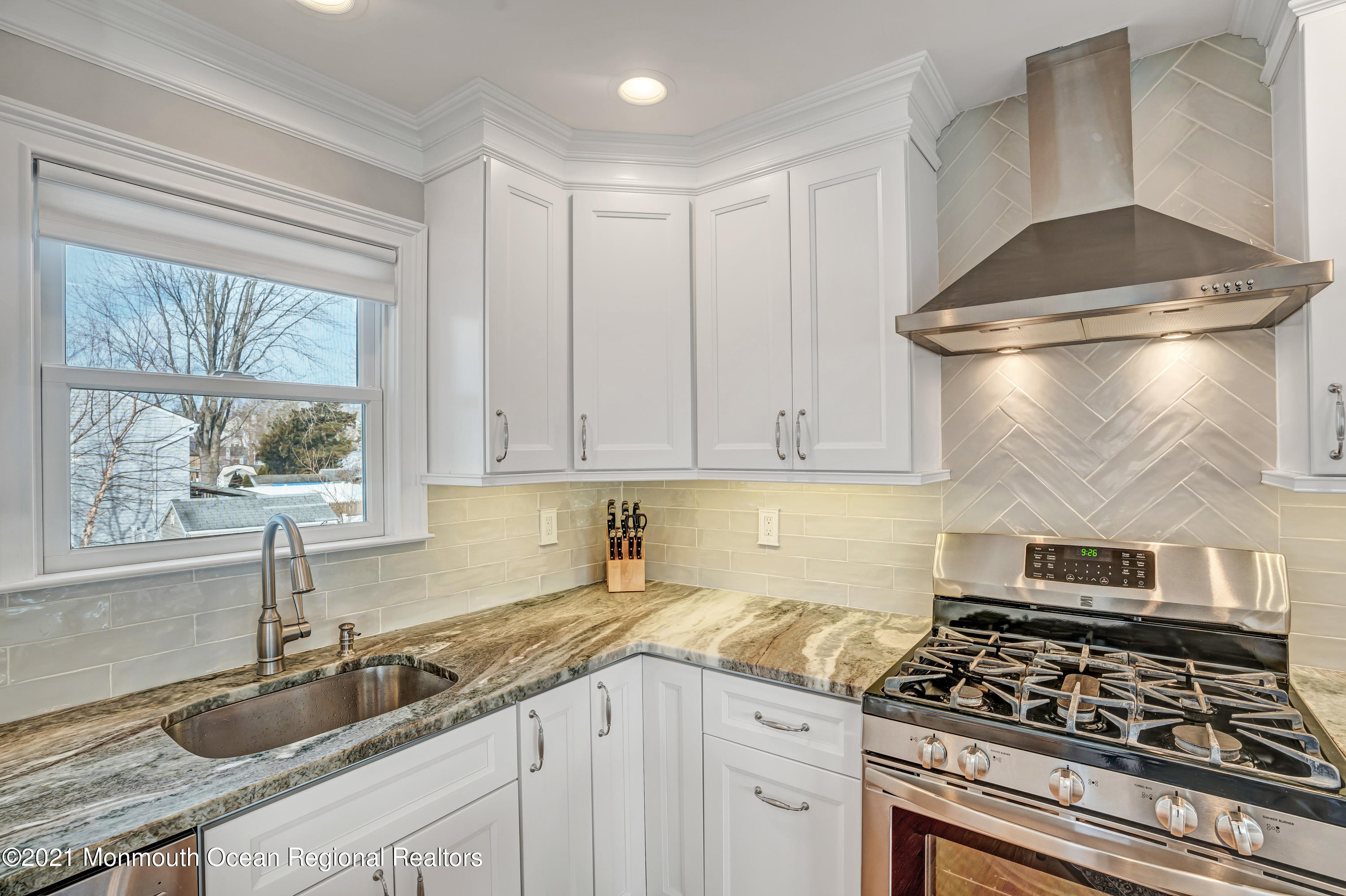 118 Valley Road Neptune Township, NJ 07753 - Photo 7 of 53 DSC02860