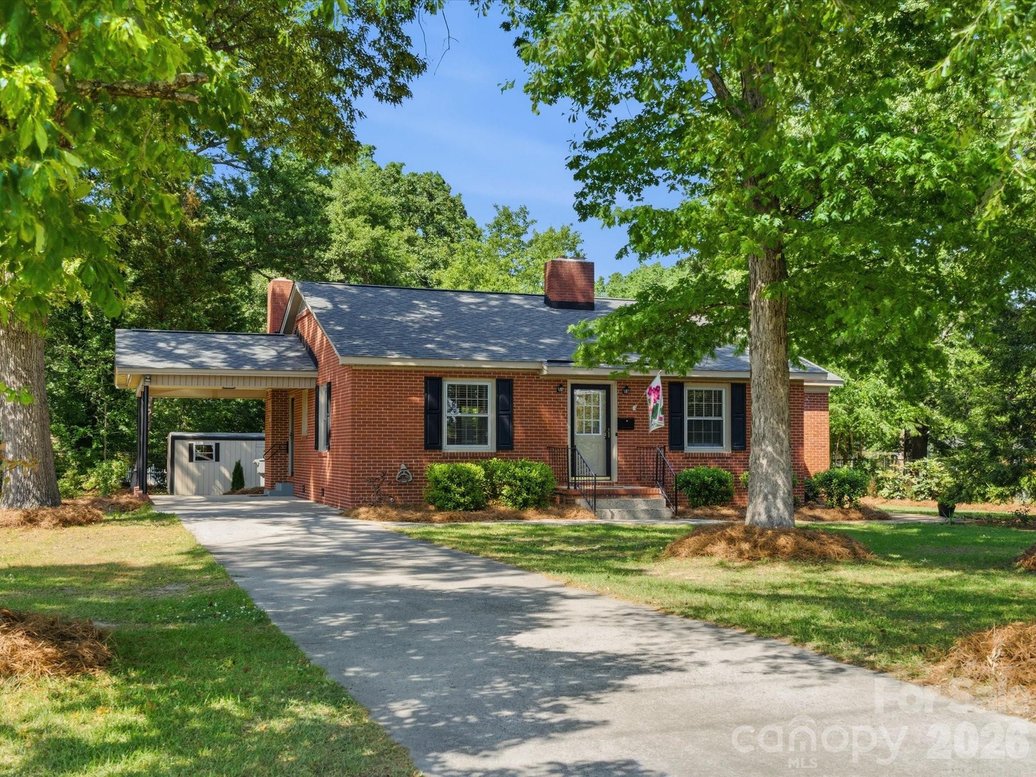 419 Knox Street Clover, SC 29710 - Photo 1 of 48 Gallery Image 1