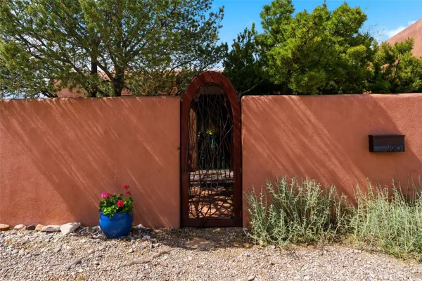 $524,000 | 2201 Paseo De Los Chamisos, Santa Fe, NM 87505