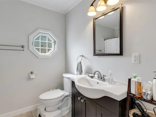 $320,000 | 5 Duane Court, Middlebury, VT 05753