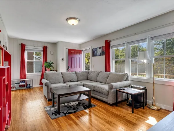 $320,000 | 5 Duane Court, Middlebury, VT 05753