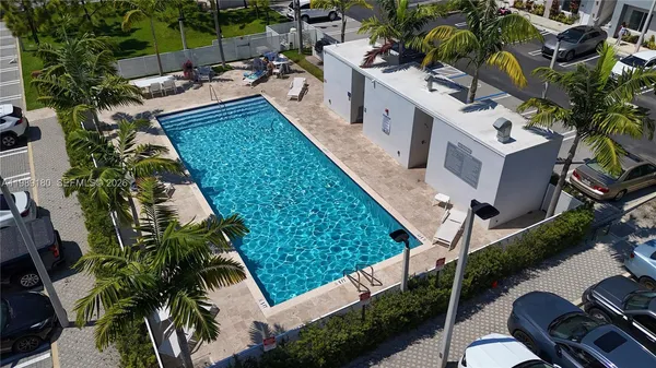 $499,000 | 2555 Northeast 193rd Street, Unit 2122, Miami, FL 33180
