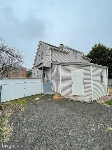a view of a house with garage