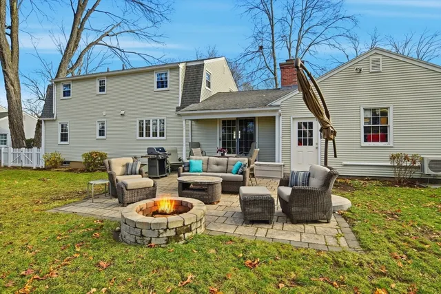 $529,900 | 283 Forest Glen, West Springfield, MA 01089