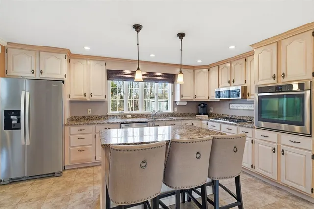 $529,900 | 283 Forest Glen, West Springfield, MA 01089