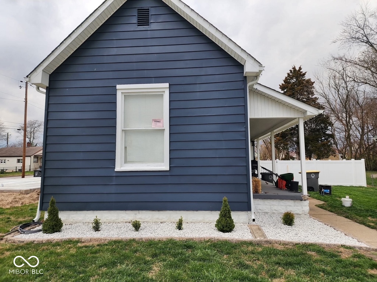 722 Jackson Street Seymour, IN 47274 - Photo 3 of 27