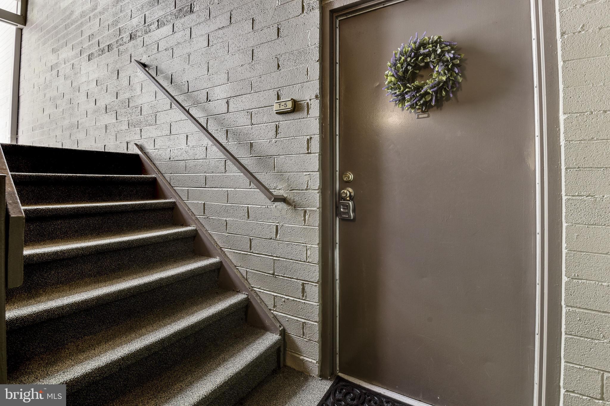 2212 Springwood Drive, Unit T5 Reston, VA 20191 - Photo 3 of 40 2212 SPRINGWOOD DR #T5, RESTON, VA