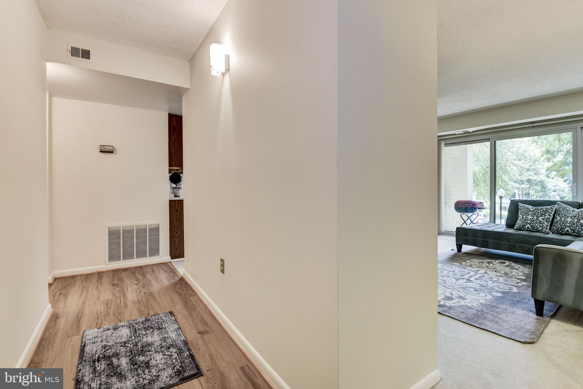 2212 Springwood Drive, Unit T5 Reston, VA 20191 - Photo 4 of 40 2212 SPRINGWOOD DR #T5, RESTON, VA