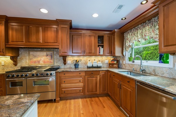 432 Frank Smith Road Longmeadow, MA 01106 - Photo 2 of 30 Gallery Image 2