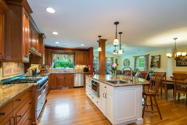 432 Frank Smith Road Longmeadow, MA 01106 - Photo 7 of 30 Gallery Image 7