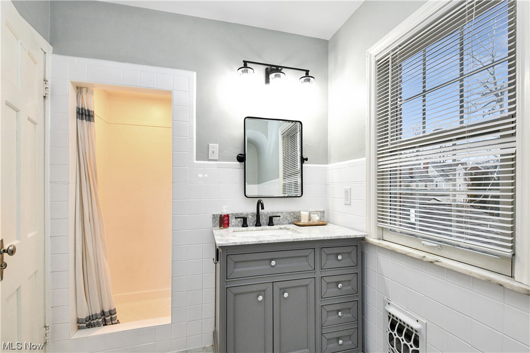 3757 Hillbrook Road Cleveland, OH 44118 - Photo 28 of 34 Gallery Image 28
