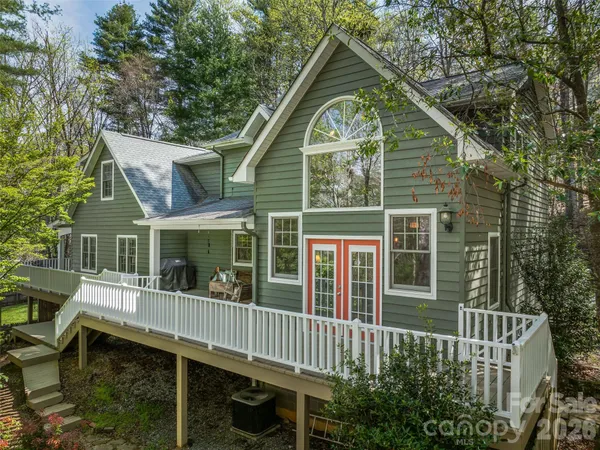 $800,000 | 18 Thousand Oaks Boulevard, Fairview, NC 28730