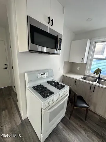 $1,400 | 623 Seneca Street, Schenectady, NY 12308